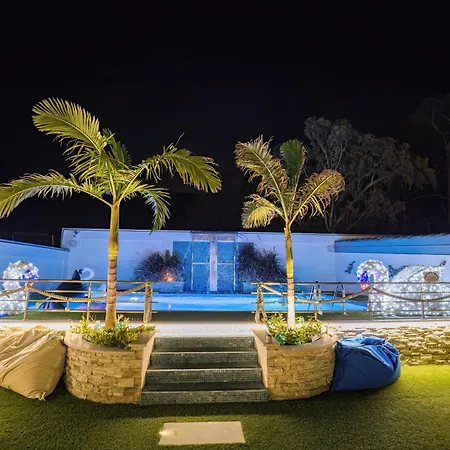 Etoiles Luxury B&B 팔미