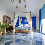 étoiles Luxury Couette-café 4*