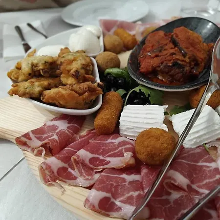 Etoiles Luxury Bed & Breakfast 4*