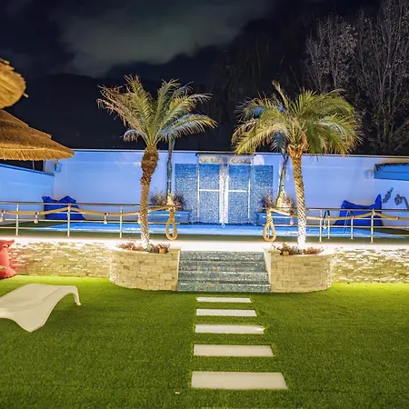 Etoiles Luxury Bed & Breakfast 4*