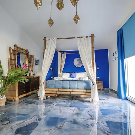 étoiles Luxury Couette-café 4*