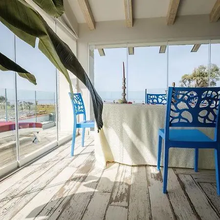Etoiles Luxury B&B 팔미