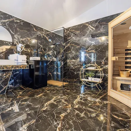 Etoiles Luxury